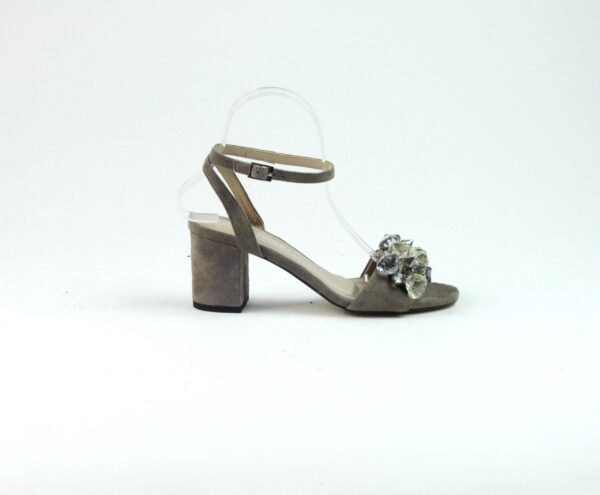 Szare zamszowe sandały z kryształami - outlet